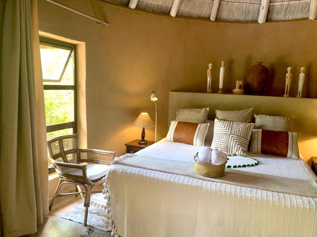 Ikhaya Lamadube Game Lodge Klipdrift Exteriör bild