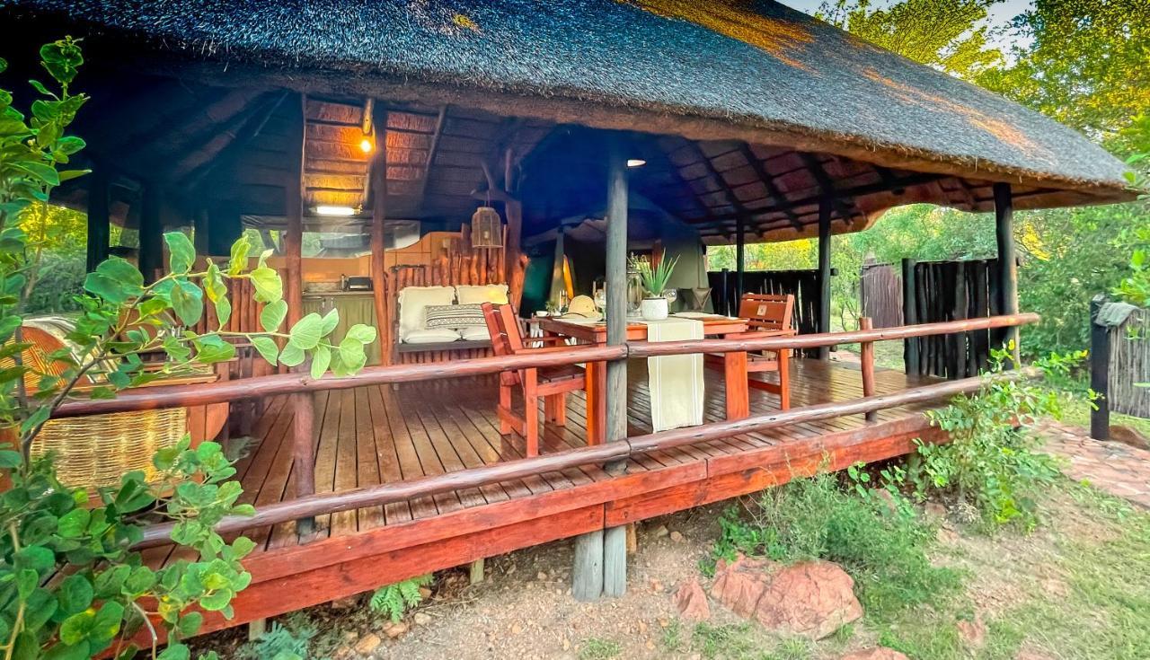 Ikhaya Lamadube Game Lodge Klipdrift Exteriör bild