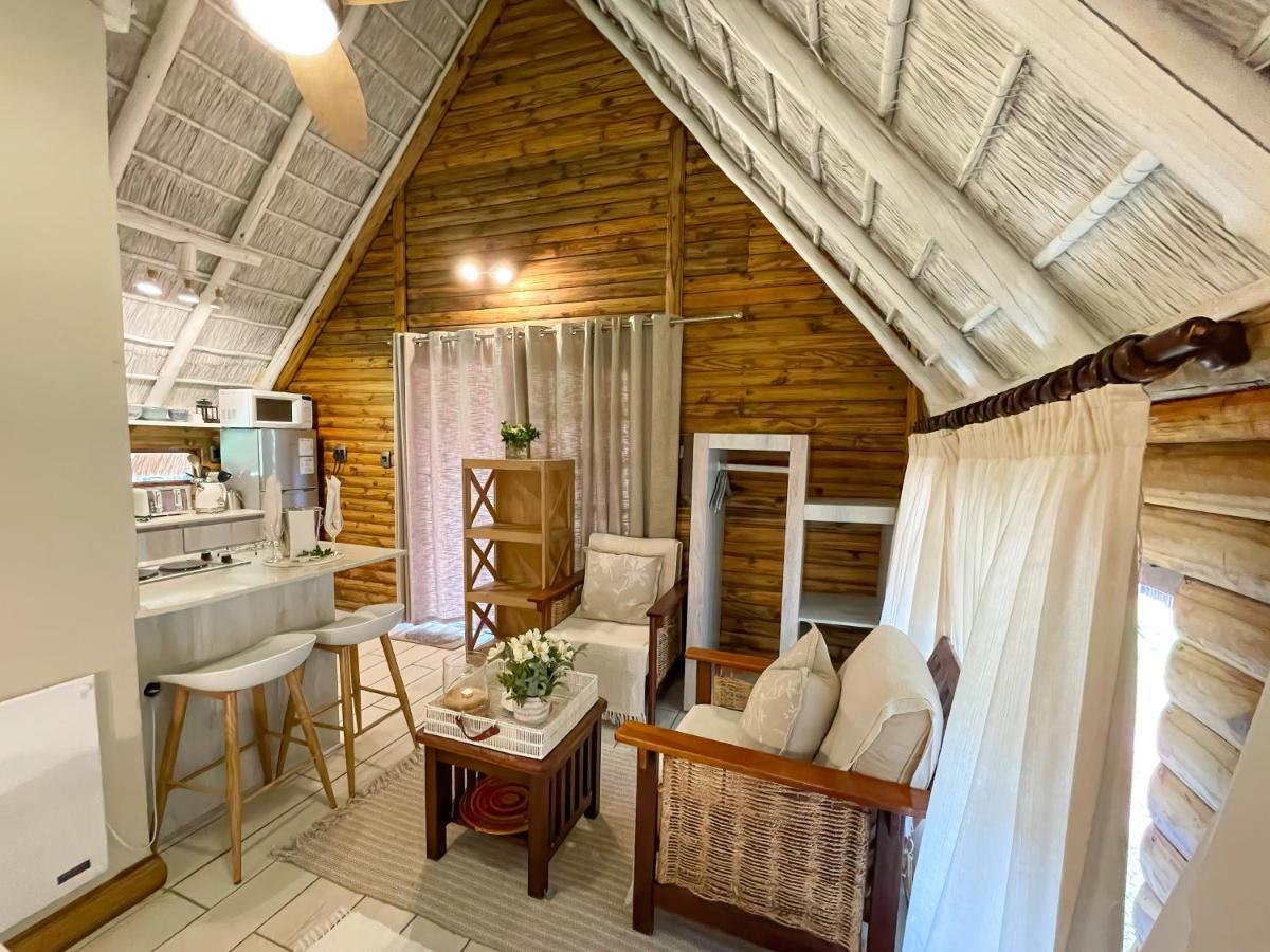 Ikhaya Lamadube Game Lodge Klipdrift Exteriör bild