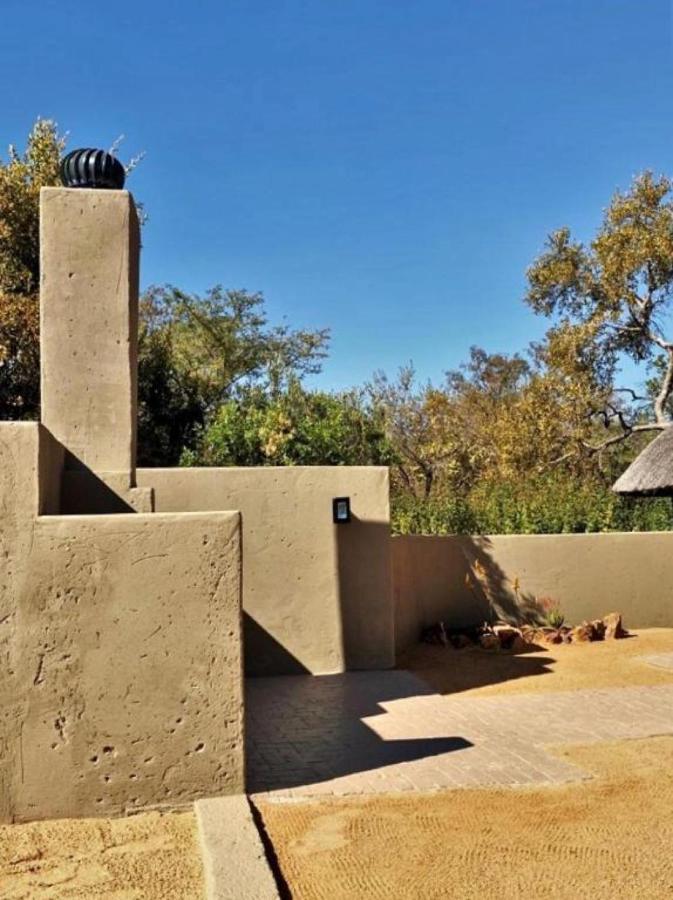 Ikhaya Lamadube Game Lodge Klipdrift Exteriör bild