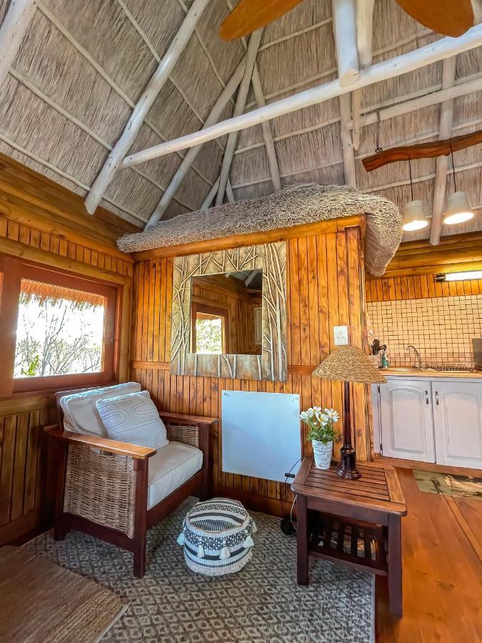 Ikhaya Lamadube Game Lodge Klipdrift Exteriör bild
